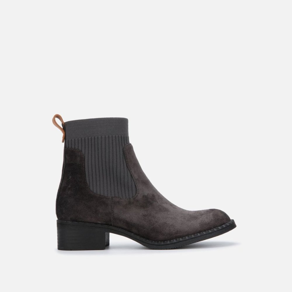 Kenneth Cole Women's Best Chelsea Bootie